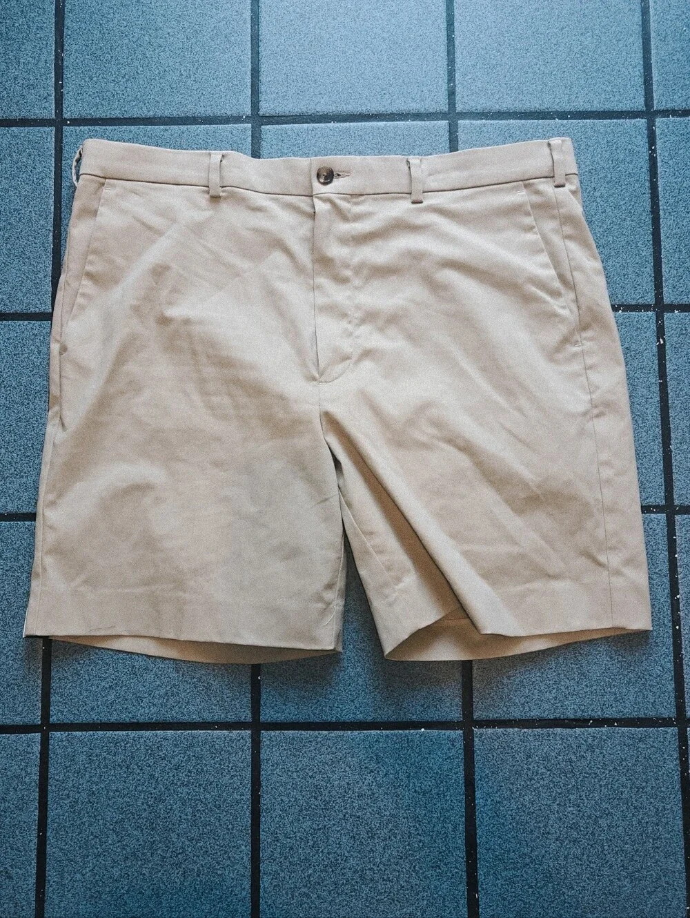 NEW Roundtree Yorke Travel Smart sz 40 flat front shorts khaki beige classic fit